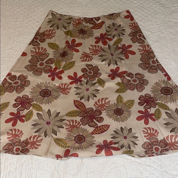 croft & barrow Dresses & Skirts - Croft & Barrow Floral A-Line Skirt - Beige and Red. Size 18. Side zipper.